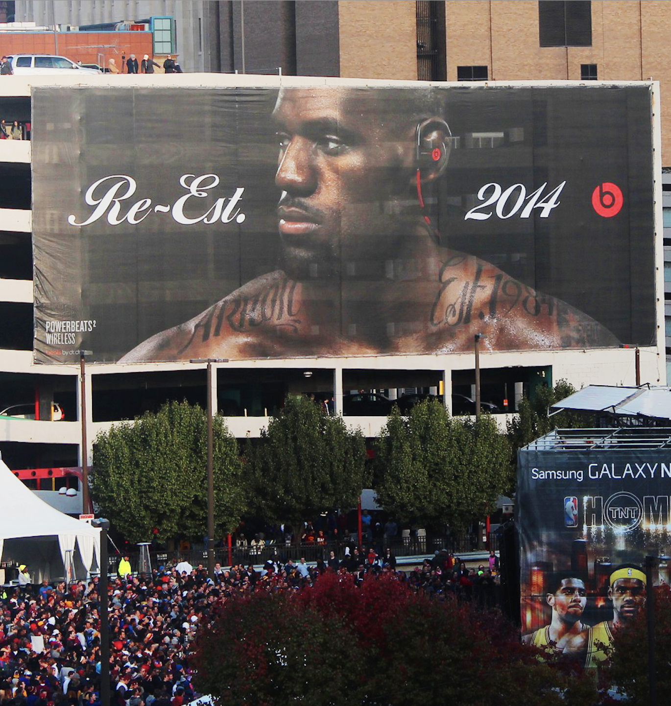 billboard advertisement for beats by Dre featuring Lebron James